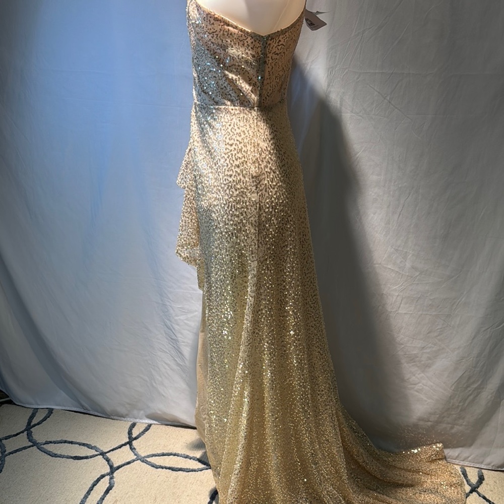Elegant Gold Sequin Evening Gown - Picture 5 of 16